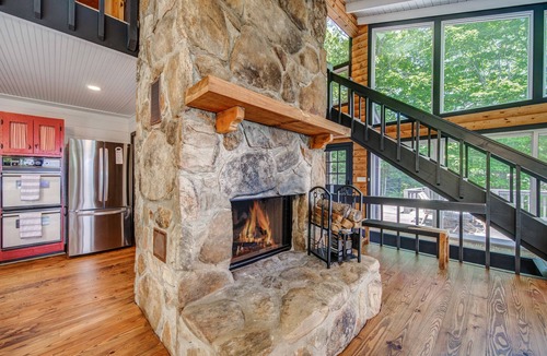 Big Canoe Cabin | Cloud 9 - Incredible Long Range Mountain Views in Big Canoe