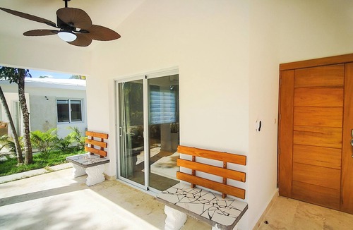 Los Brazos House | Cloud 9 - new house in beachfront community with WiFi, AC in enchanting La Boca