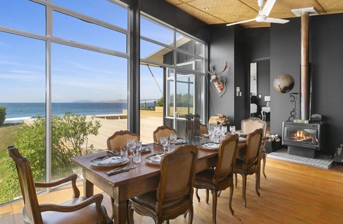 Dunedin City Centre Cottage | CLOUD 9 RETREAT - ABSOLUTE BEACHFRONT HOME, pet friendly in Karitane