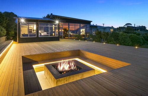 Dunedin City Centre Cottage | CLOUD 9 RETREAT - ABSOLUTE BEACHFRONT HOME, pet friendly in Karitane
