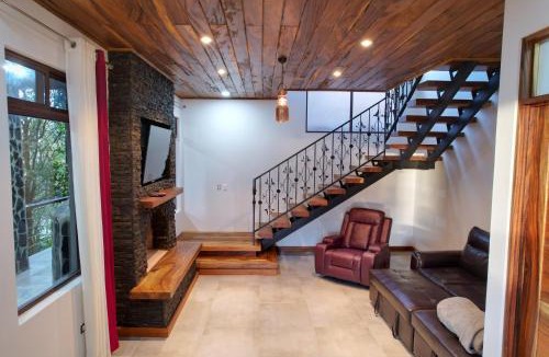 Quebrada Grande Villa | Cloud Forest Escape Wine, Views & Farm