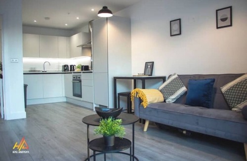 Hemel Hempstead Apartment | Cloud Loft – A Stylish Romantic Retreat in Hemel Hempstead