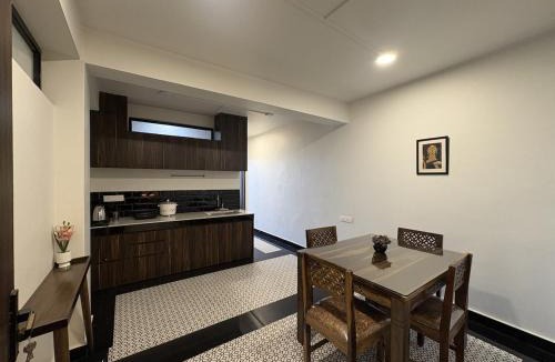 Darjeeling Apartment | Cloud Studio by The Erina House