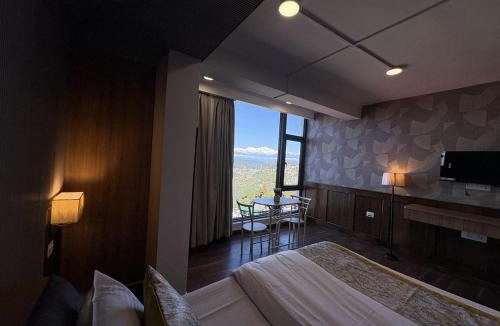 Darjeeling Apartment | Cloud Studio by The Erina House