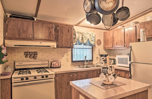 Cloudcroft Cabin | Cloudcroft Cabin w/Deck: Near Skiing & Fishing!
