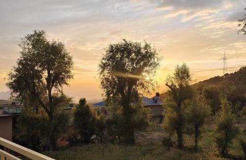 Bir House | CloudHaus Bir Private 3BHK Villa with Sunset Views