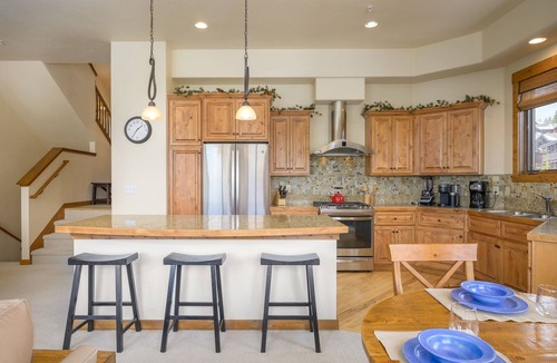 Bear Crossing House | Cloudline Chalet 3 Bedroom Townhouse