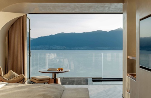 Dali Hotel | Clouds on the Horizon