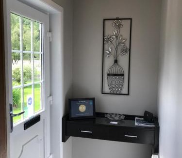 Perth House | Clover Holidays - Cliff View