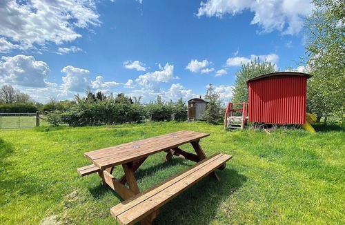 Cricklade Cottage | Clover Shepherds Hut - UK38829