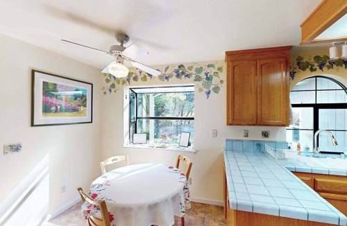 Cloverdale House | Cloverdale Hillside Lodge on 7 Wooded Acres
