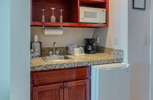 Orange Park Bed & Breakfast | Club Continental
