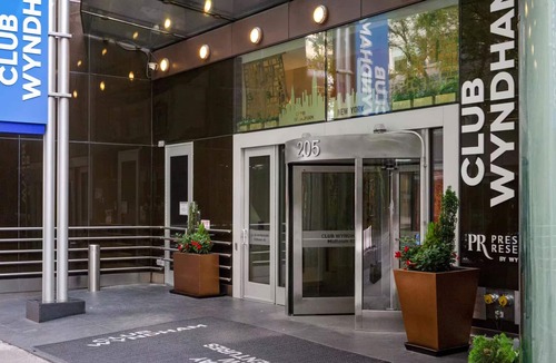 Turtle Bay Apartment | CLUB WYNDHAM 45 - JULY 4 WEEKEND! - STUDIO in amazing MIDTOWN NYC with kitchen