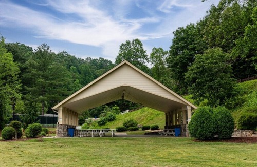 Lake Lure Condo | Club Wyndham Resort at Fairfield Mountains, North Carolina, 2 Bedroom Deluxe Suite