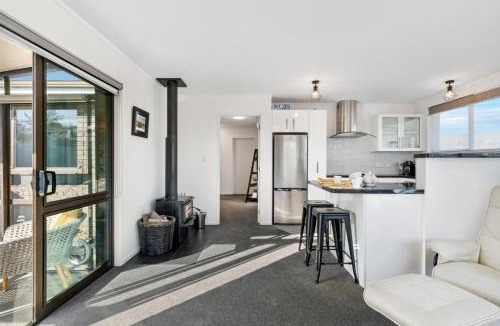 Alexandra House | Clutha Charmer - Alexandra Holiday Home