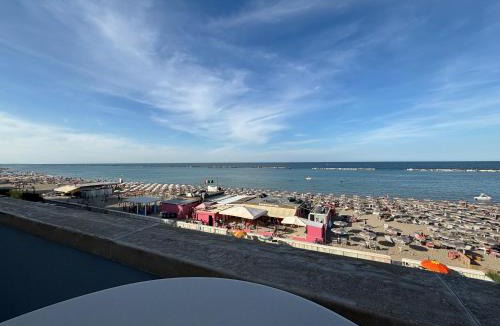 Valverde Apartment | CN018 - Cesenatico, elegante quadrilocale fronte mare con posto auto