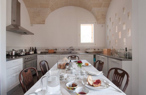 Martano House | COMFORT DOUBLE ROOM, PRIVATE BATHROOM WITH SHOWER FARMHOUSE VILLA COLUCCIA