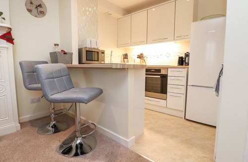 Ingleton Cottage | COACH HOUSE COTTAGE, pet friendly, with hot tub in Ingleton