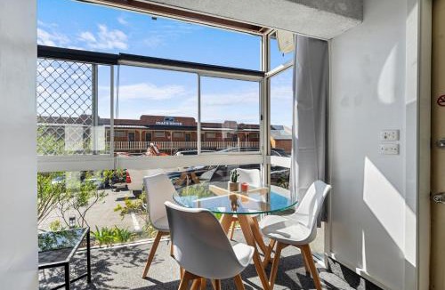 Launceston CBD Hotel | Coach House Launceston