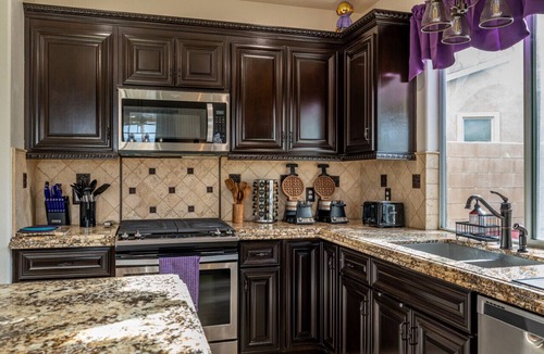 Bella Vida House | Coachella Play: 6BR Multi-Gen Fun Zone and Retreat with free heated pool