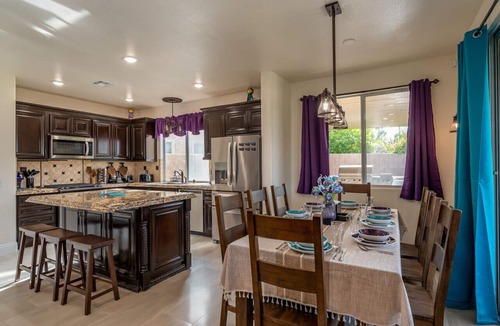 Bella Vida House | Coachella Play: 6BR Multi-Gen Fun Zone and Retreat with free heated pool