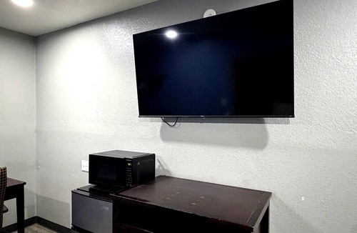 Waldron Hotel | Coachman's Inn & Suites