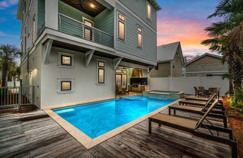 Frangista Beach House | Coast Is Clear With Jetted Pool And Game Room