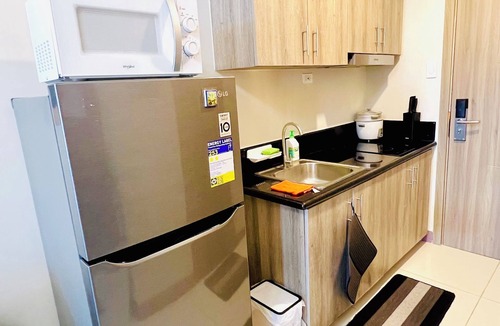 Pasay Apartment | Coast Residences - Stunning Suite with Balcony Pasay City
