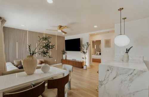 El Porto Apartment | Coastal Aqua-2BR-Walk to Strand - Parking