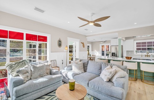 North Redington Beach House | Coastal Bungalow Steps from Redington Beach, Walk to Dining & Sunsets