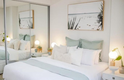 Wollongong Apartment | Coastal Bliss Retreat - King Bed Luxury - Secure Underground Parking
