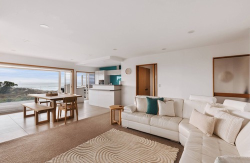 Mount Maunganui House | Coastal Calm by Beyonder - 3-Bed, 2-Bath Direct Beachfront Home with Balcony BBQ and Panoramic Ocean & Mauao Views