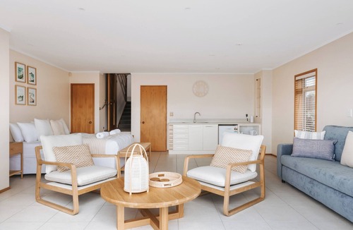Mount Maunganui House | Coastal Calm by Beyonder - 3-Bed, 2-Bath Direct Beachfront Home with Balcony BBQ and Panoramic Ocean & Mauao Views