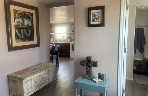 Aransas Pass House | Coastal Casita Mi Casa es Su Casa - Sleeps 4 comfortably.