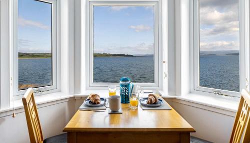Kilchattan Bay Apartment | Coastal Charm