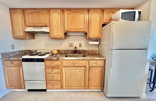 Southend Condo | Coastal Charm Meets Cozy Comfort - 1BR Beachside Beauty!