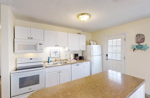 St. Augustine Beach Cottage | Coastal Charm Meets Comfort at Surf Crest Village Sea Turtle Cottage #8 – Pet