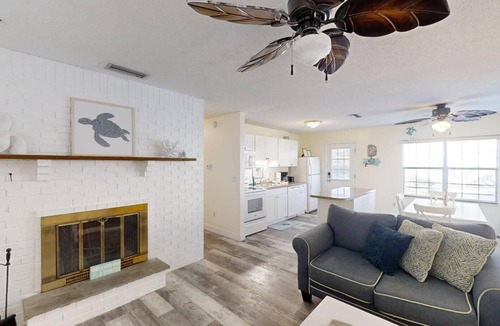 St. Augustine Beach Cottage | Coastal Charm Meets Comfort at Surf Crest Village Sea Turtle Cottage #8 – Pet
