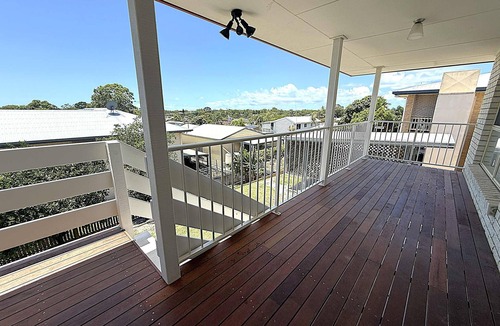 Scarness House | Coastal Comfort On Hillcrest - Hervey Bay