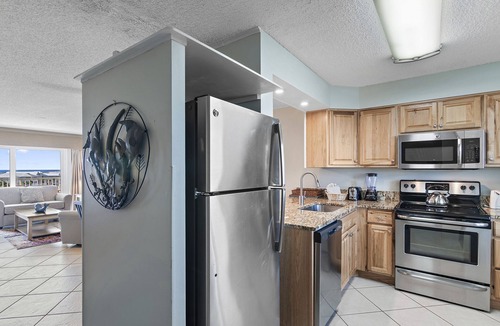 Holiday Isle Condo | Coastal Comfort & Resort Fun – Islander 613