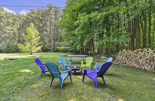 Fennville House | Coastal Cottage: Private Hot Tub, Pet Friendly, Deck, Fire Pit, Lakeshore Drive