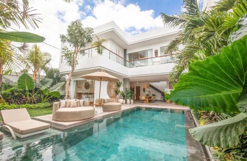 Berawa Villa | Coastal Elegance 4BR Villa, 400m to Finns,