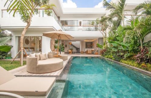 Berawa Villa | Coastal Elegance 4BR Villa, 400m to Finns,