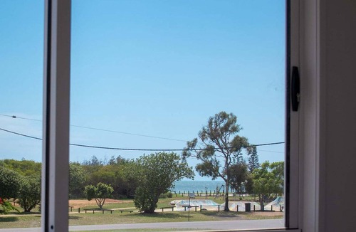 Moore Park Beach House | Coastal Escape