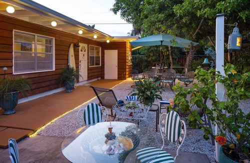 Sarasota Cottage | Coastal Gem!