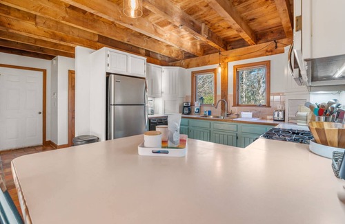 Osterville House | "Coastal Haven in Osterville - 4Bd Private Pool & Relaxing Escape!"