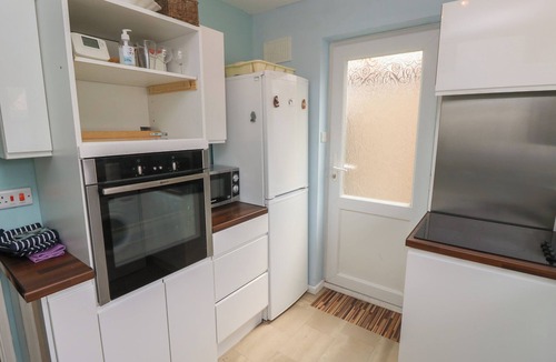 Felpham Cottage | COASTAL HAVEN, pet friendly, country holiday cottage in Felpham