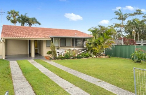 Long Jetty House | Coastal Haven: Spacious 3 Bedroom Home, Long Jetty