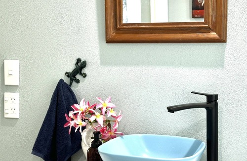 Kiikii Tapere Cottage | Coastal Kitchen Cottage
