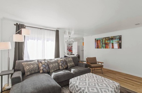 Westside Costa Mesa House | Coastal Magic Retreat